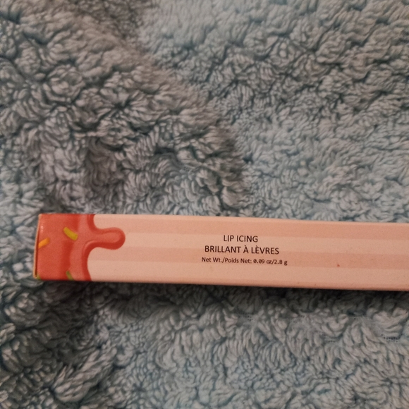 Estate Lip Icing Gloss-Semi-sheer brown rose with shimmer BNIB - Picture 2 of 9